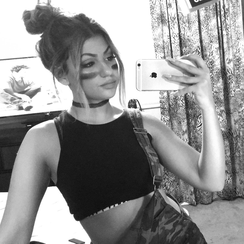 Meet your Posher, Brittney